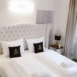 Ξενοδοχείο Luxurious Castle Retreat In Austria Innviertler Versailles With Nearby Spas *
