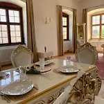 Ξενοδοχείο Luxurious Castle Retreat In Austria Innviertler Versailles With Nearby Spas Aurolzmunster