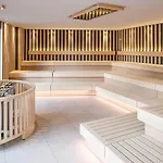 Luxurious Castle Retreat In Austria Innviertler Versailles With Nearby Spas Ξενοδοχείο