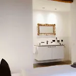 Luxurious Castle Retreat In Austria Innviertler Versailles With Nearby Spas Ξενοδοχείο