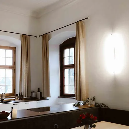 Apartamento Luxurious Castle Retreat In Austria Little Versailles With Nearby Spas *