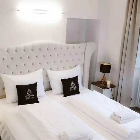 Hotell Luxurious Castle Retreat In Austria Innviertler Versailles With Nearby Spas *