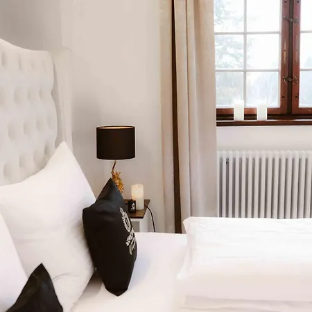 Luxurious Castle Retreat In Austria Little Versailles With Nearby Spas Appartement Aurolzmunster