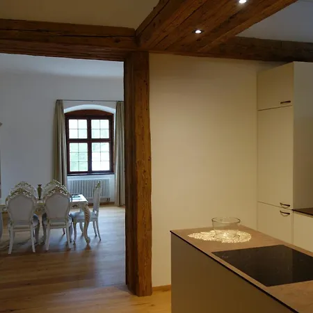 Luxurious Castle Retreat In Austria Little Versailles With Nearby Spas Apartamento Aurolzmunster