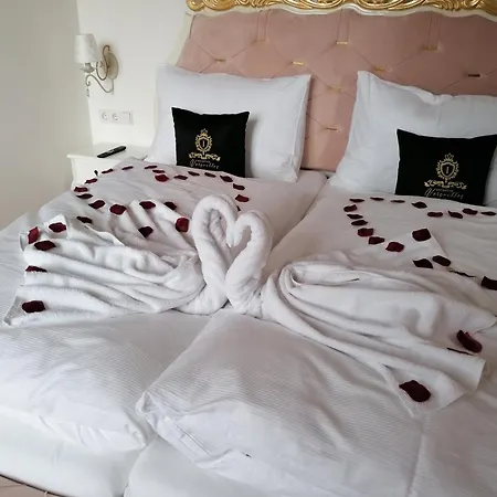 Luxurious Castle Retreat In Austria Innviertler Versailles With Nearby Spas