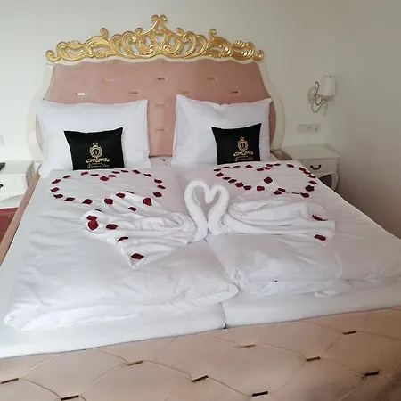 Luxurious Castle Retreat In Austria Innviertler Versailles With Nearby Spas *