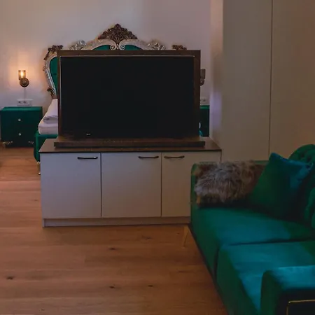 Appartement Luxurious Castle Retreat In Austria Little Versailles With Nearby Spas Aurolzmunster