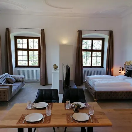Luxurious Castle Retreat In Austria Innviertler Versailles With Nearby Spas Ξενοδοχείο
