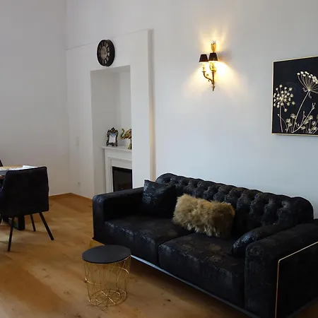 Luxurious Castle Retreat In Austria Little Versailles With Nearby Spas Appartement *
