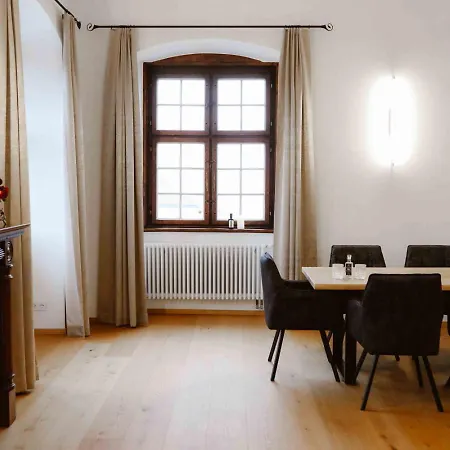 فندق Luxurious Castle Retreat In Austria Innviertler Versailles With Nearby Spas