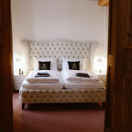 فندق Luxurious Castle Retreat In Austria Innviertler Versailles With Nearby Spas Aurolzmunster