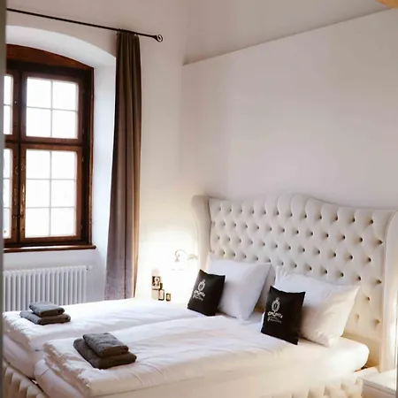 Luxurious Castle Retreat In Austria Little Versailles With Nearby Spas Aurolzmunster