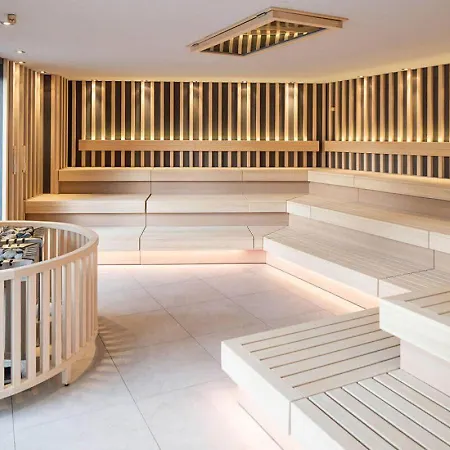 Luxurious Castle Retreat In Austria Little Versailles With Nearby Spas Appartement