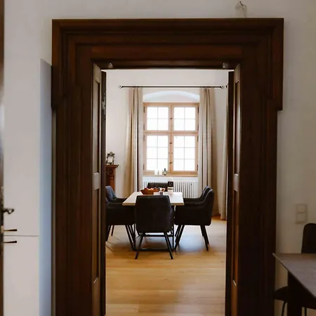 Luxurious Castle Retreat In Austria Little Versailles With Nearby Spas Appartement Aurolzmunster