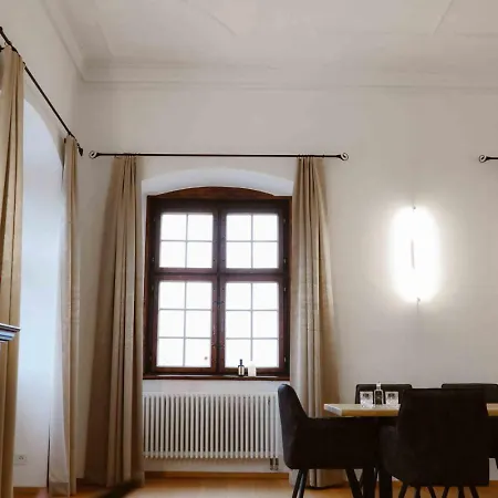 فندق Luxurious Castle Retreat In Austria Innviertler Versailles With Nearby Spas Aurolzmunster