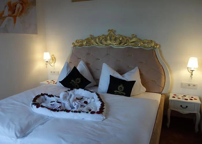 Luxurious Castle Retreat In Austria Innviertler Versailles With Nearby Spas * Aurolzmunster