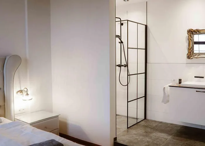 Luxurious Castle Retreat In Austria Innviertler Versailles With Nearby Spas Aurolzmunster