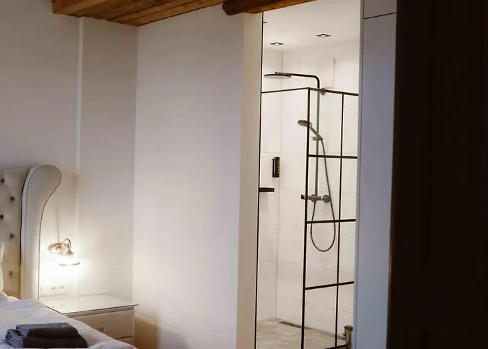 Hotel Luxurious Castle Retreat In Austria Innviertler Versailles With Nearby Spas