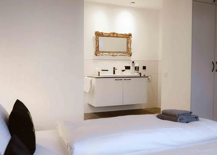 Luxurious Castle Retreat In Austria Innviertler Versailles With Nearby Spas