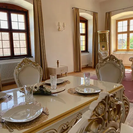 فندق Luxurious Castle Retreat In Austria Innviertler Versailles With Nearby Spas Aurolzmunster