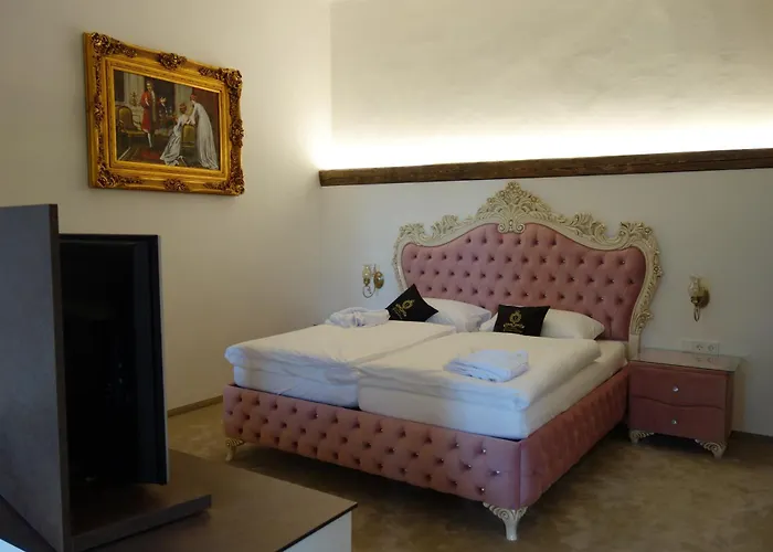 Luxurious Castle Retreat In Austria Innviertler Versailles With Nearby Spas * Aurolzmunster