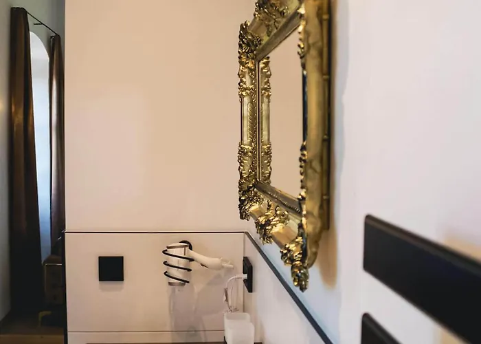 Luxurious Castle Retreat In Austria Innviertler Versailles With Nearby Spas 酒店