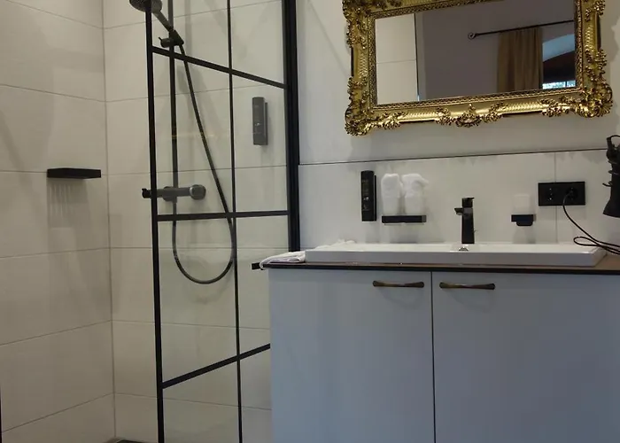 Luxurious Castle Retreat In Austria Innviertler Versailles With Nearby Spas 酒店 Aurolzmunster