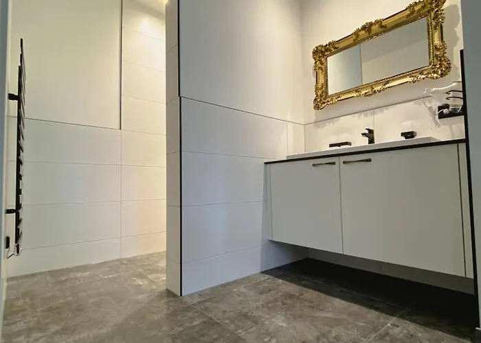 Luxurious Castle Retreat In Austria Innviertler Versailles With Nearby Spas 酒店