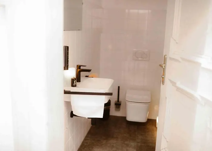 Luxurious Castle Retreat In Austria Innviertler Versailles With Nearby Spas 酒店