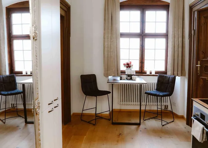 Luxurious Castle Retreat In Austria Innviertler Versailles With Nearby Spas 酒店