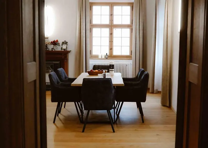 酒店 Luxurious Castle Retreat In Austria Innviertler Versailles With Nearby Spas